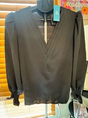 Cupshe Black V-Neck Puff Sleeve Blouse